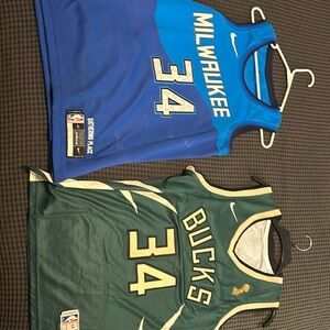 Milwaukee Bucks Giannis Antetokounmpo jerseys x2 Medium size 44